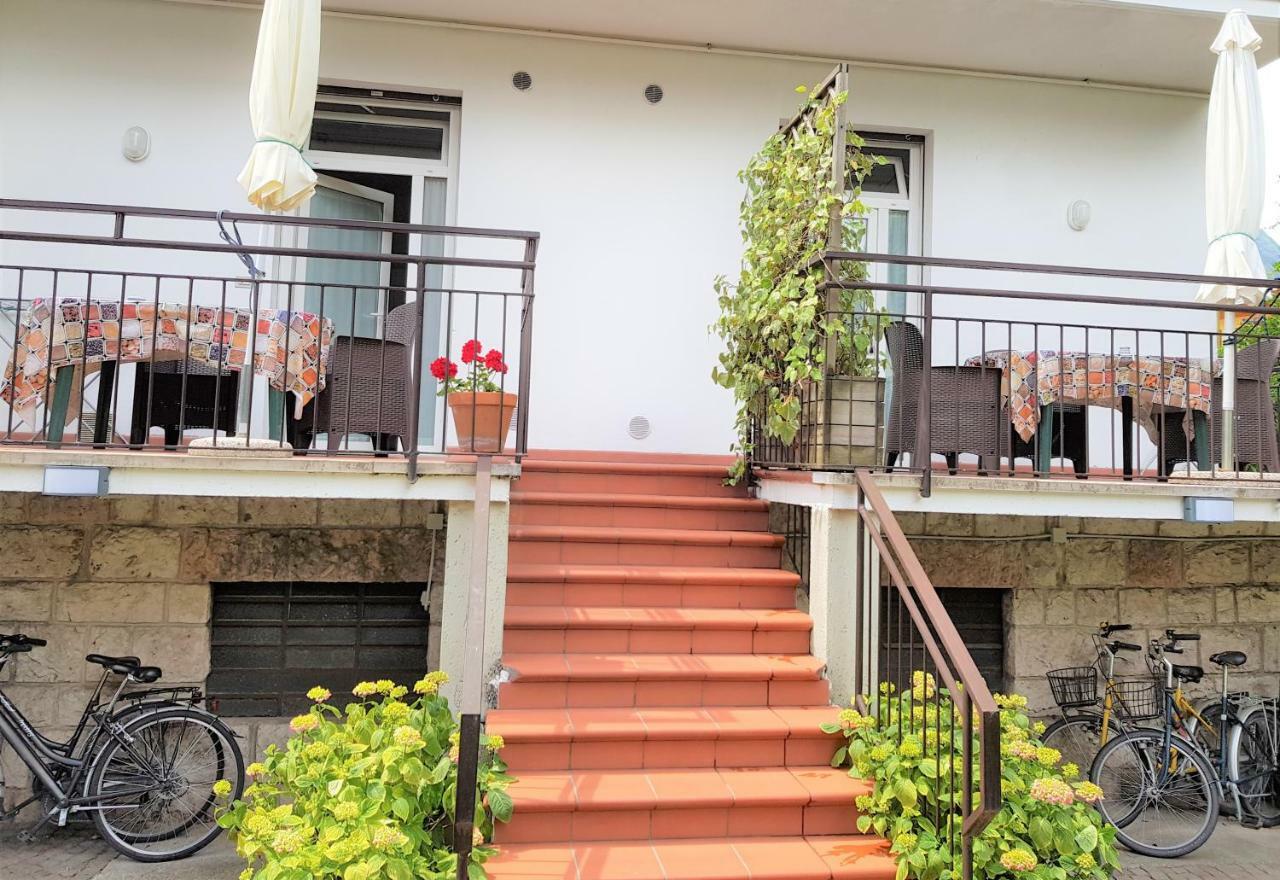 Casa Irina Lägenhet Riva del Garda Exteriör bild